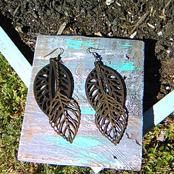 Jewelry - 2 in one feather earrings